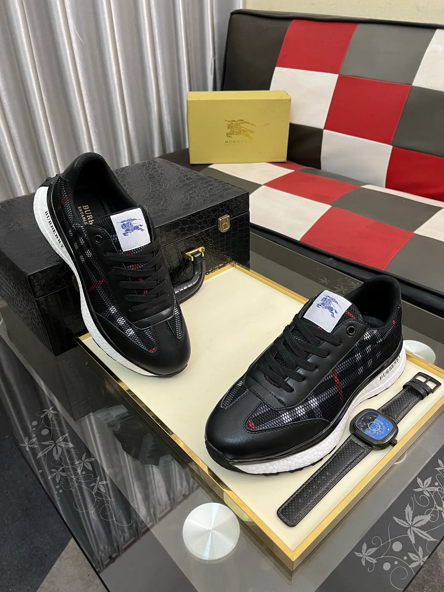 Men's shoes 💰438⌚️⌚️[BURBERRY] Burberry's authentic original high-end casual shoes🇨🇳Exquisite craftsmanship, this fabric is made of high mercerized fabric💯top layer🐷leather lining, suitable for drivers to drive🌴Original wear-resistant rubber outsole, versatile style, worth owning🍓Sizes 38-442️⃣Colors available